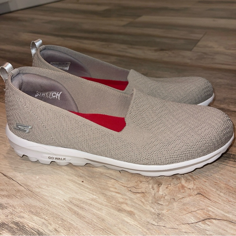 Skechers Go Walk Joy Taupe Womens Size 10 Slip-On Shoes Performance Comfort EUC